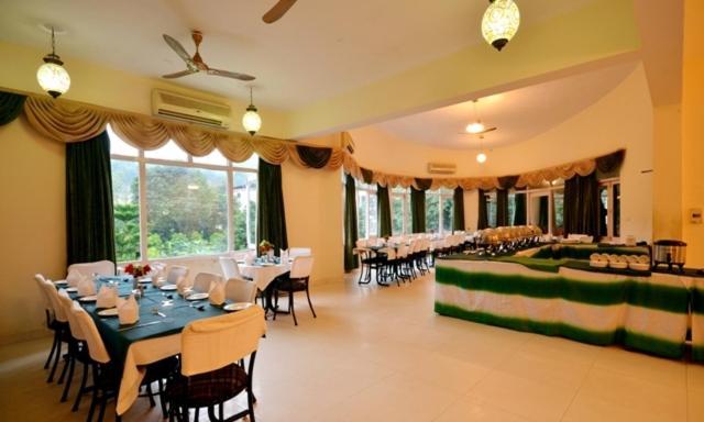 فندق Corbett National Parkفي  Corbett Suman Grand المظهر الخارجي الصورة